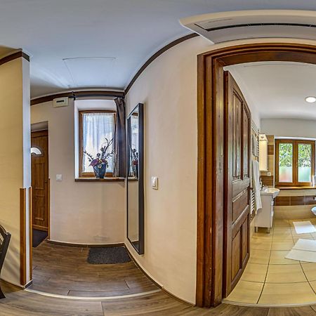 Napraforgo Wellness Haz Es Panzio Bed & Breakfast เปตช์ ภายนอก รูปภาพ