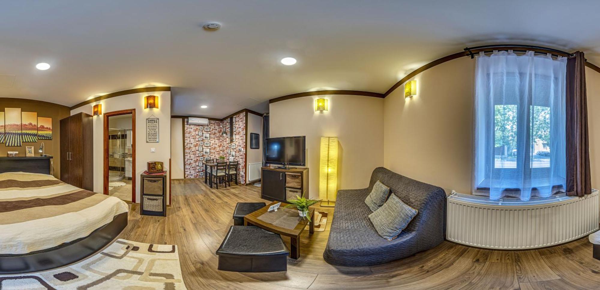 Napraforgo Wellness Haz Es Panzio Bed & Breakfast เปตช์ ภายนอก รูปภาพ
