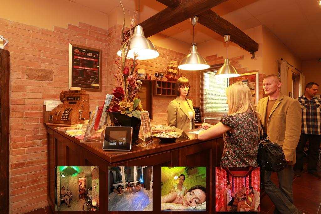 Napraforgo Wellness Haz Es Panzio Bed & Breakfast เปตช์ ภายนอก รูปภาพ